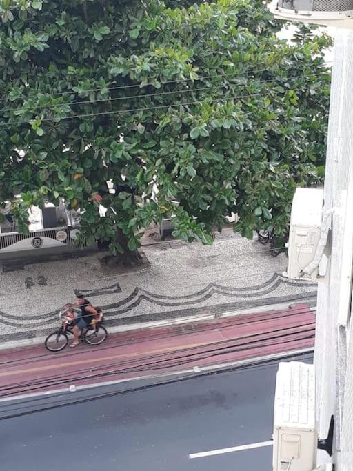 Na Avenida Atlantica *